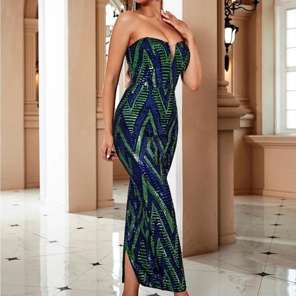 NEW Boat Neck Open Back Mermaid Hem Sequin Tube Formal Dress for Women. Small